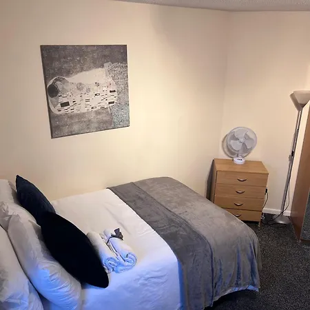 New Manchester Getaway Home - Free Gated Parking With Fob Esterno foto